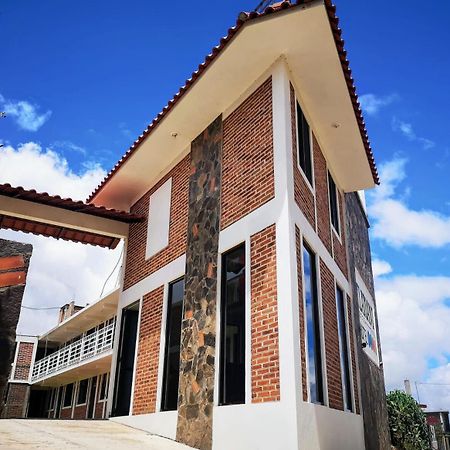 צ'יגנהופאן Hotel Tlatoani מראה חיצוני תמונה
